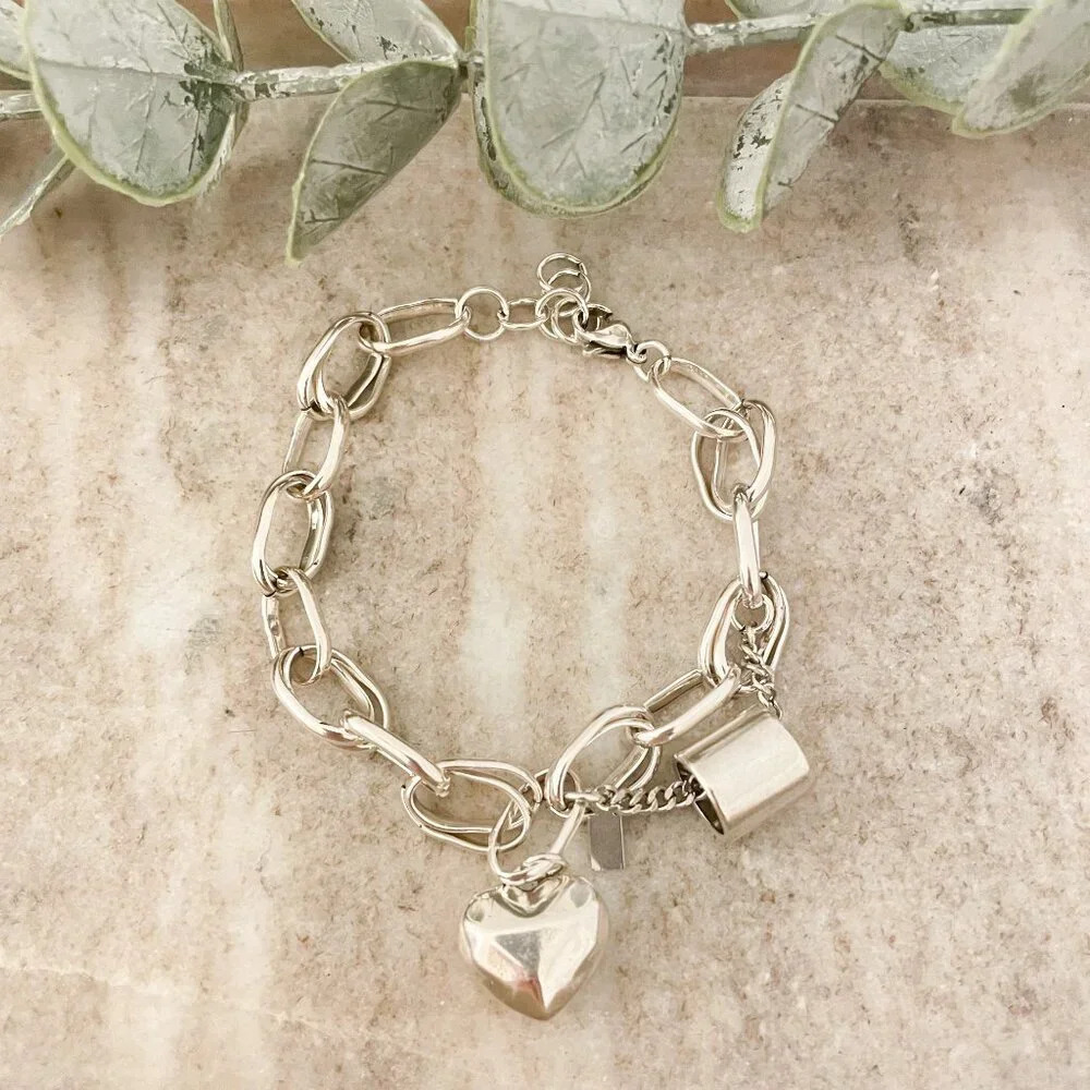 925 Sterling Silver Heart Link Bracelet Chunky Statement Bracelet Heart Charm - Picture 2 of 10